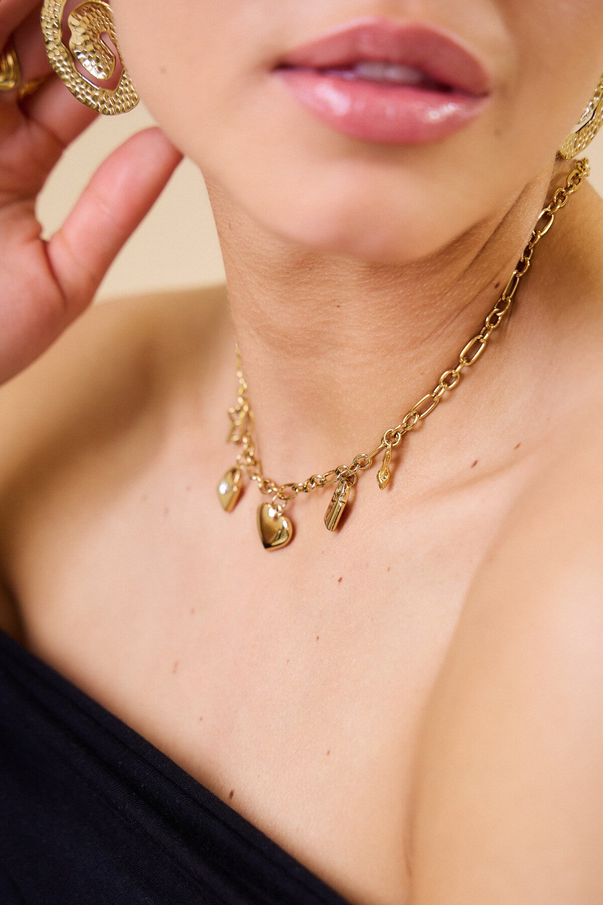 It Girl Necklace