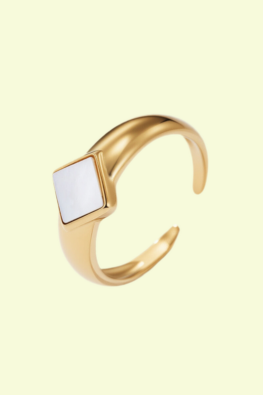 So Chic Ring